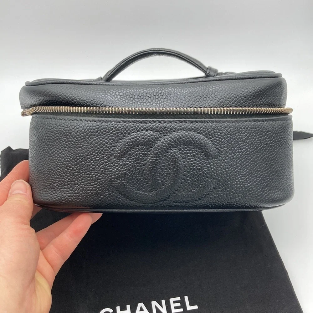 CHANEL CAVIAR CC VINTAGE BLACK VANITY COSMETIC BAG